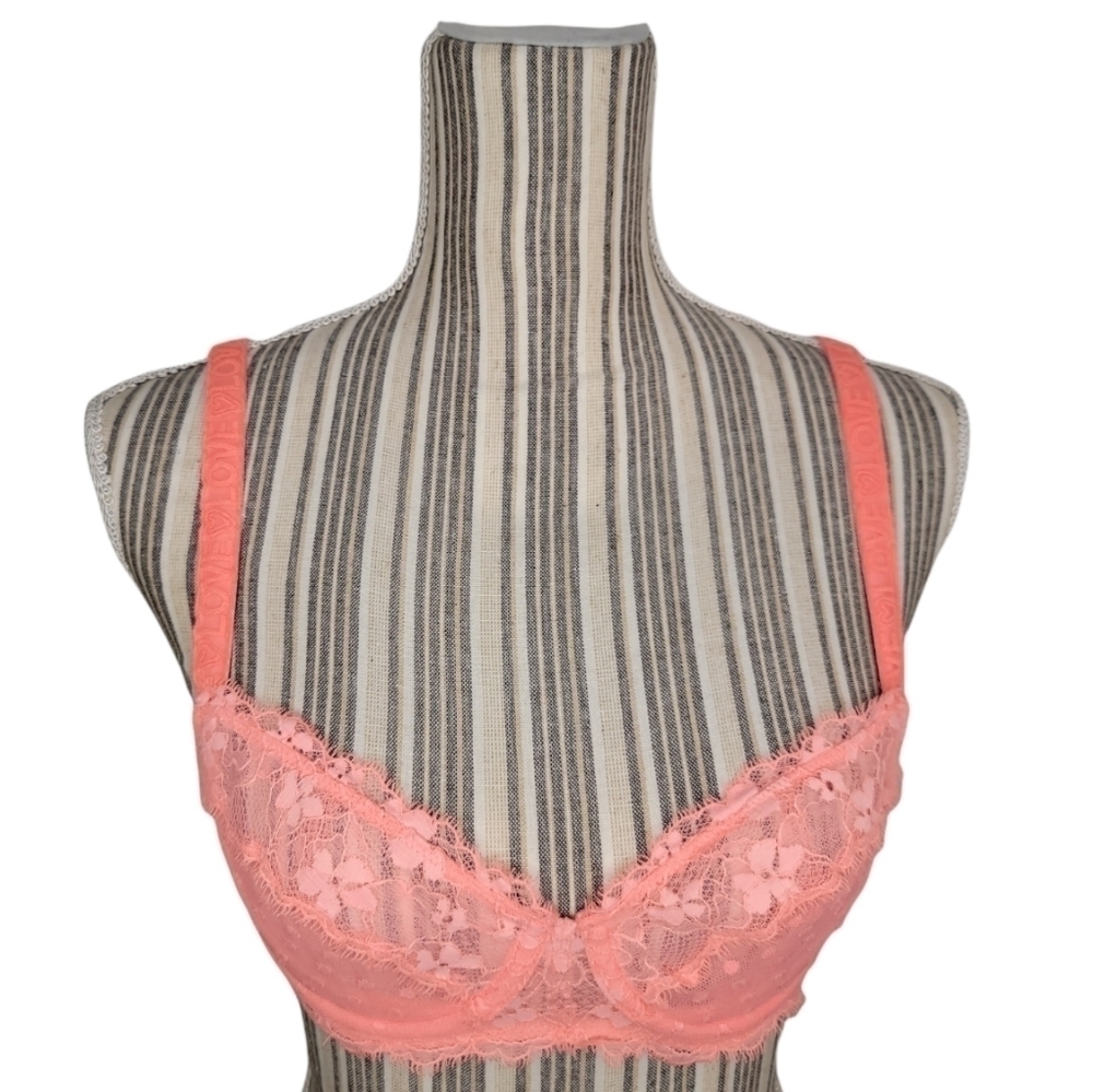 Victoria's Secret Dream Angels Push-Up Without Padding Underwire Bra